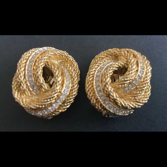 CHRISTIAN DIOR Signed Vintage Gold Tone Crystal Knot Clip-On Earrings - Picture 14 of 14